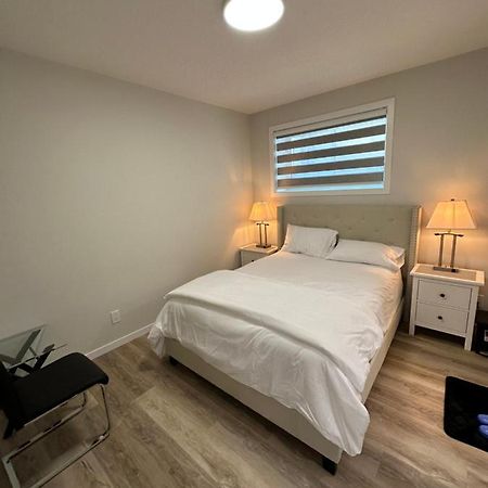 2 Bedroom 2 Washrooms Brand New Beautiful & Cozy Suite YYC Buitenkant foto