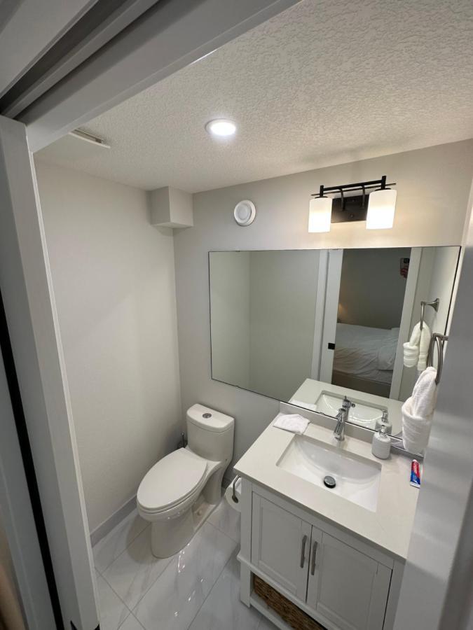 2 Bedroom 2 Washrooms Brand New Beautiful & Cozy Suite YYC Buitenkant foto